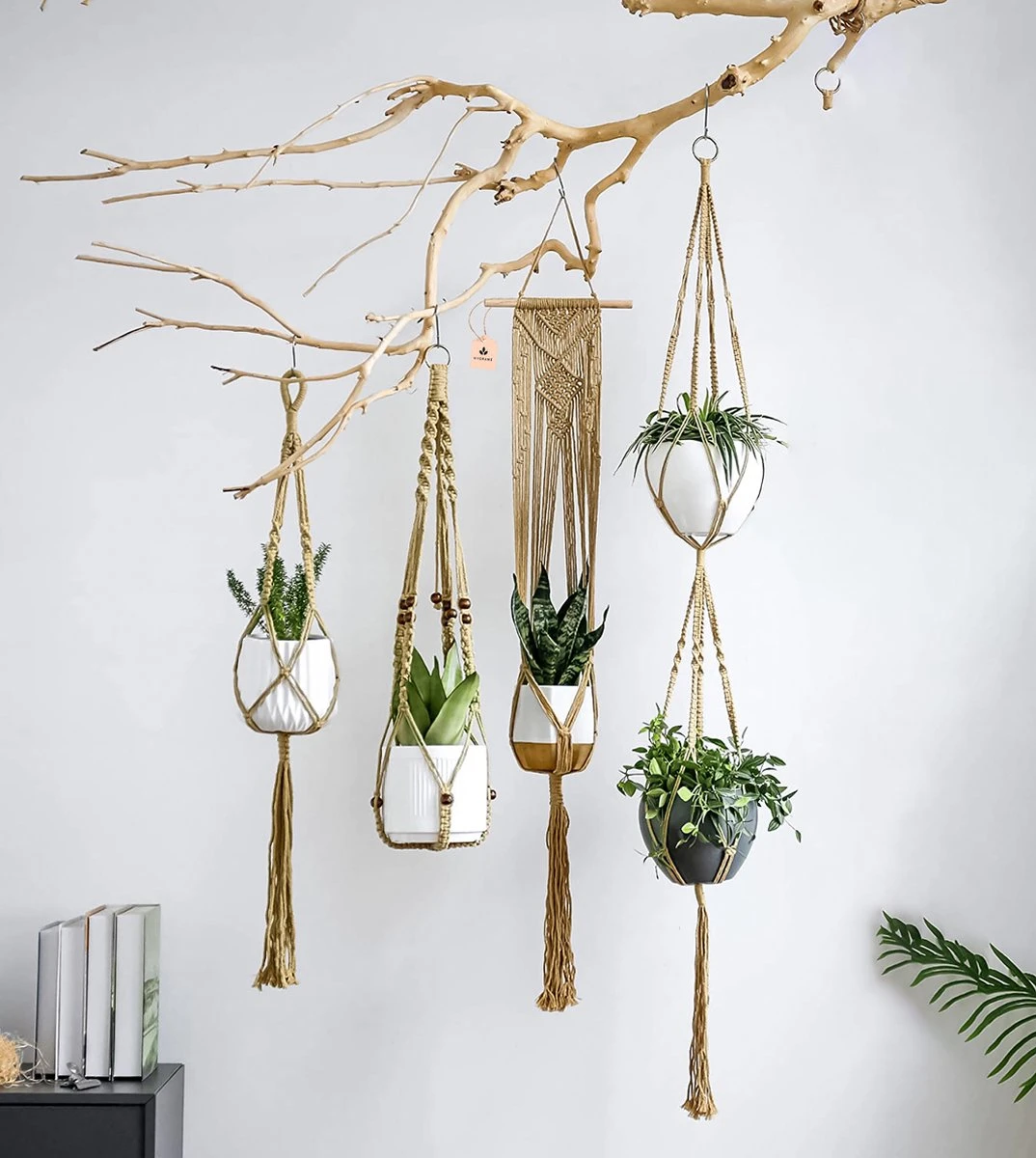 5 Stuks Luxe Jute Plantenhangers - Boho Handgeweven Katoen Hangpot Voor Binnen/Buiten - Hangende Bloempot Met Kralen - Macramé Touw/Koord Hangplant Houder - Bohemian Wandhanger Decoratie - Plant Hanger - Verticale Tuin Bloempothouder Planthanger - Afbeelding 3