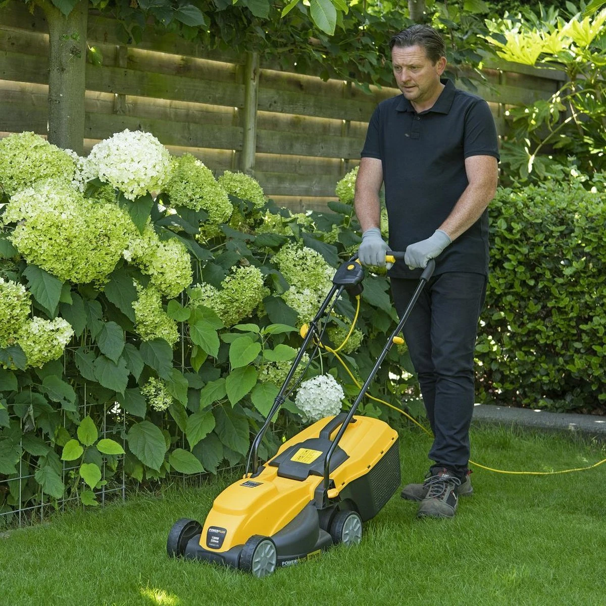 Powerplus POWXG6212T Elektrische Grasmaaier - Grasmachine Voor Kleine En Middelgrote Tuin - 1300W - Maaibreedte 320mm - Verstelbare Maaihoogte - 30L Opvangbak - Incl. Grastrimmer 250W - Afbeelding 5