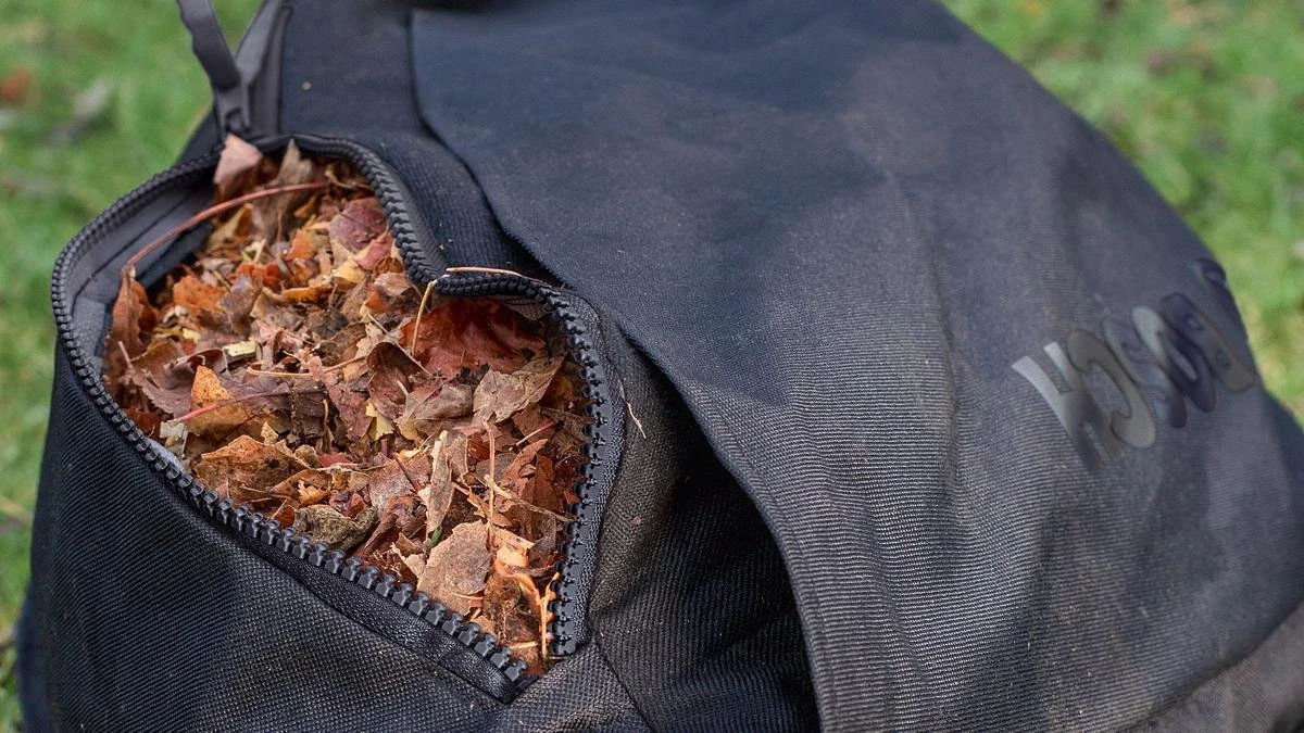 Bosch UniversalGardenTidy 3000 Bladblazer - Op Snoer - 3000 W - Afbeelding 10