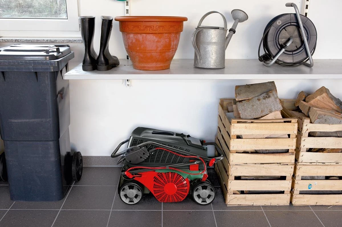 Bosch UniversalVerticut 1100 Verticuteermachine - Op Snoer - 1100 W - 32 Cm Maaibreedte - Met 50 Liter Opvangbak - Afbeelding 6