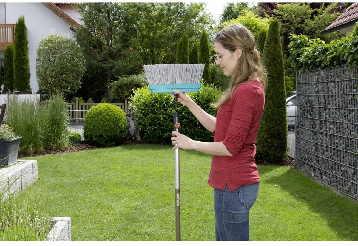 GARDENA Combisystem Terrasbezem - Breedte 32cm - Geadviseerde Steellengte 130cm - Afbeelding 4