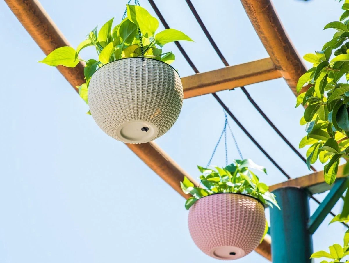 Hangpot Kunststof – Bloempot Hangend – Binnen & Buiten- Plantenhanger –Incl. Afvoerstop – 26 Cm - Zwart - Afbeelding 2